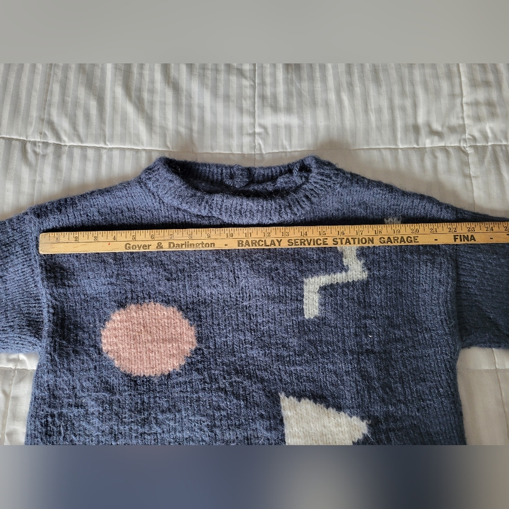 Handknitted Sweater - Picture 6 of 10